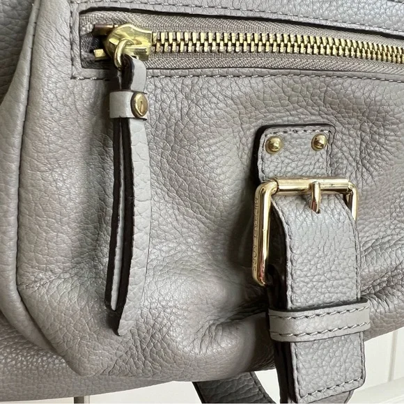 Michael Kors Hobo in Gray - Picture 4 of 13